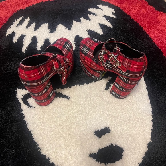 Dolls Kill current mood plaid platform shoes. NWOT. Never worn. Size 9 run small - Picture 4 of 7